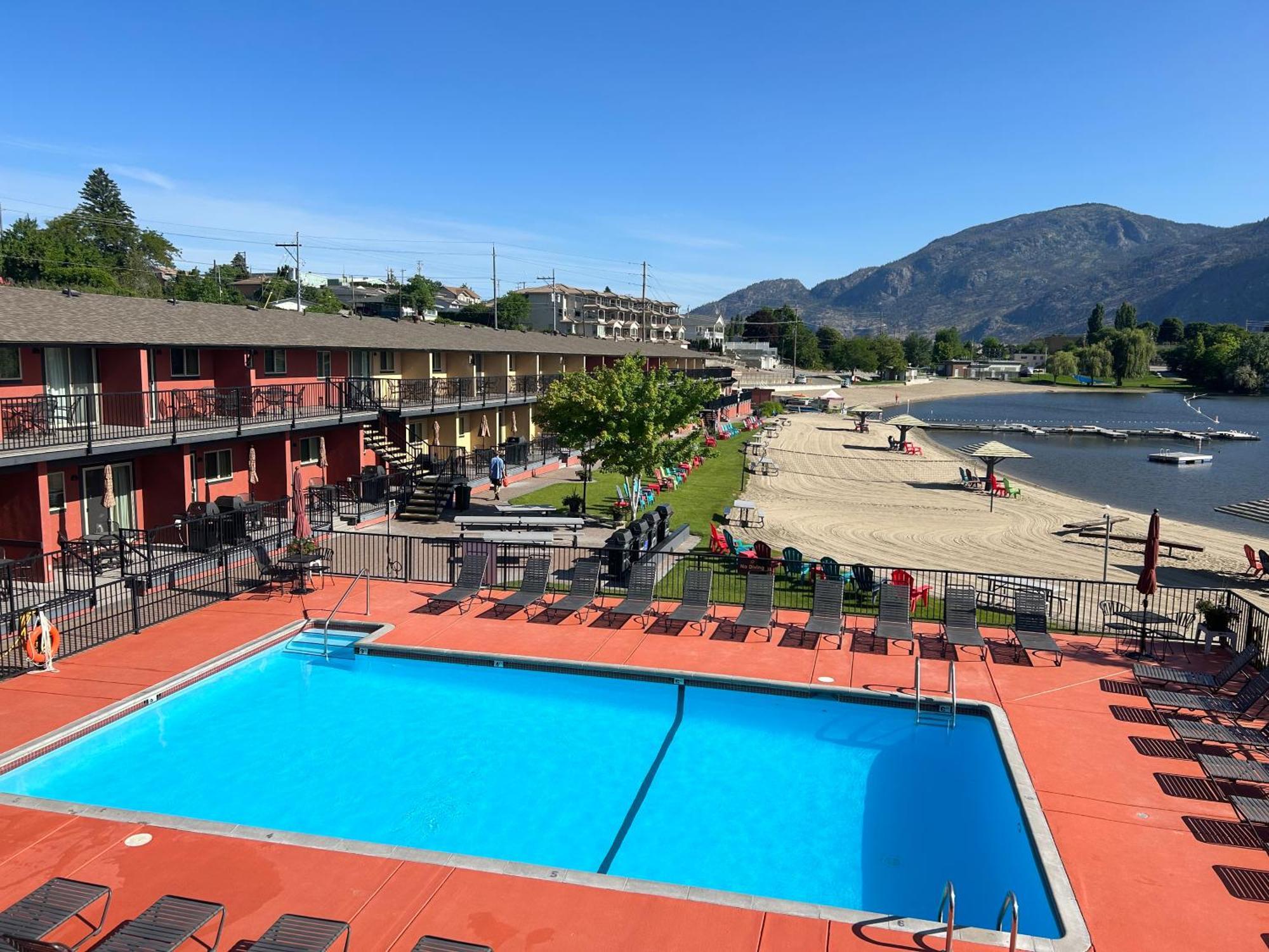 Safari Beach Resort Osoyoos Buitenkant foto